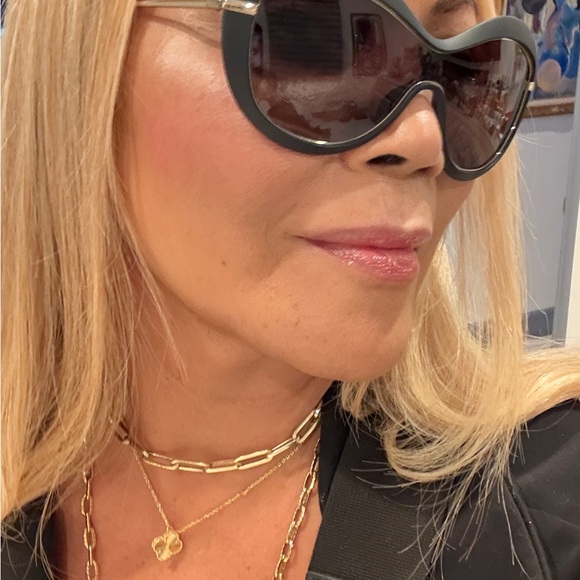 Salvatore Ferragamo Black Cat-Eye Sunglasses - Picture 5 of 8